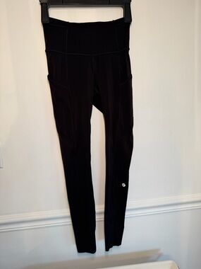 Lululemon High-Waist Black Active Leggings with Pockets - Size 2